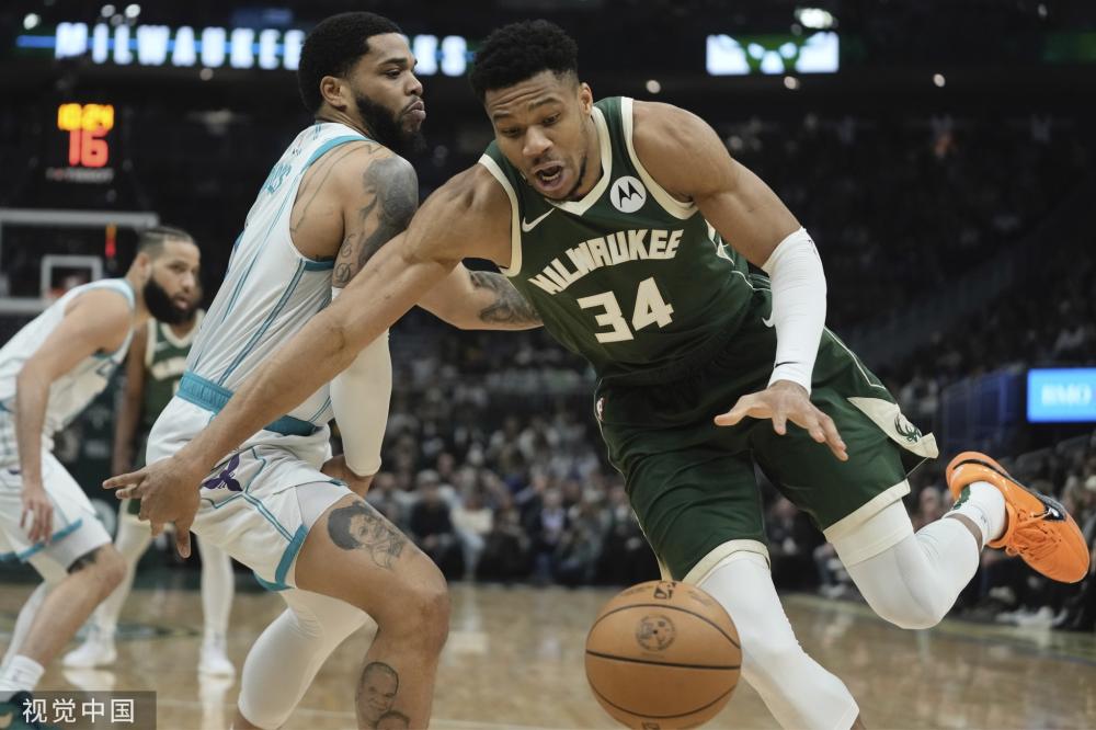 曝卡塞米罗拒绝降薪离开曼联，一分不能少！沙特金主听了也直接走.