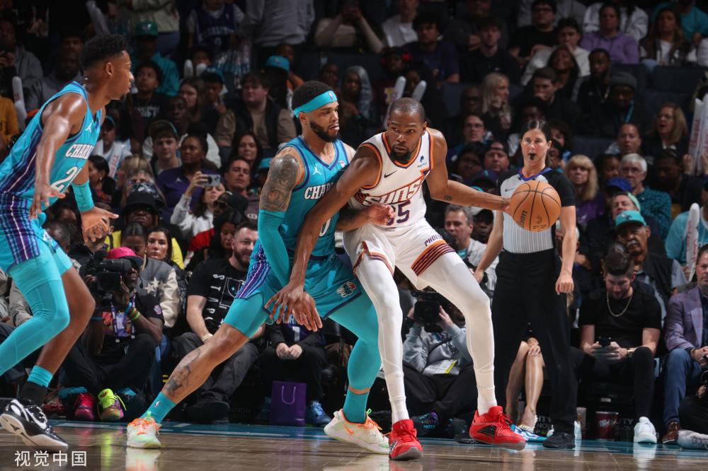 员和背后默 员和背后默