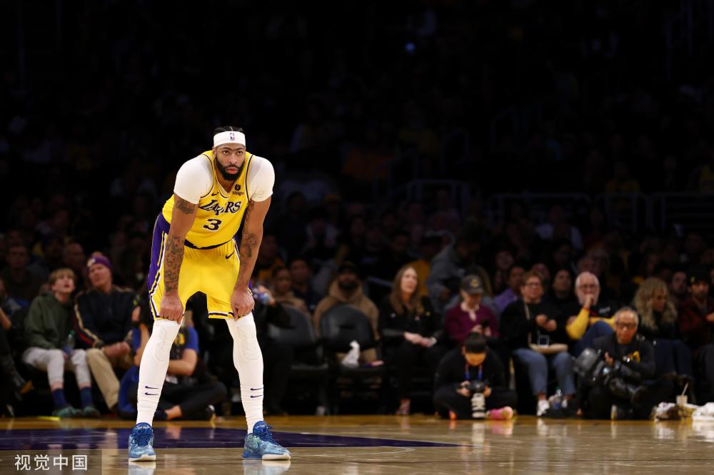 [流言板]众解说主持看BLG vs TES第三把：啊？BLG一万多这样输啊34亮62回复.