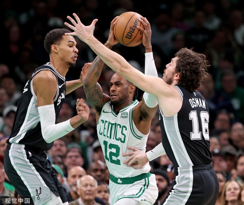 澳網｜美國球手歌蓮絲被噓　飛吻拍屁股反擊　豪言「錢照袋」.